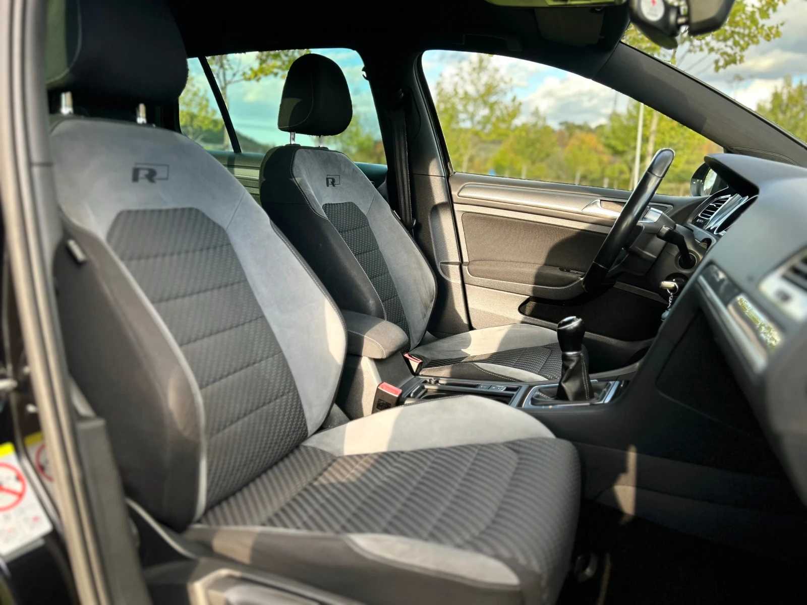 VW Golf 2.0TDI R-Line | Mobile.bg   13