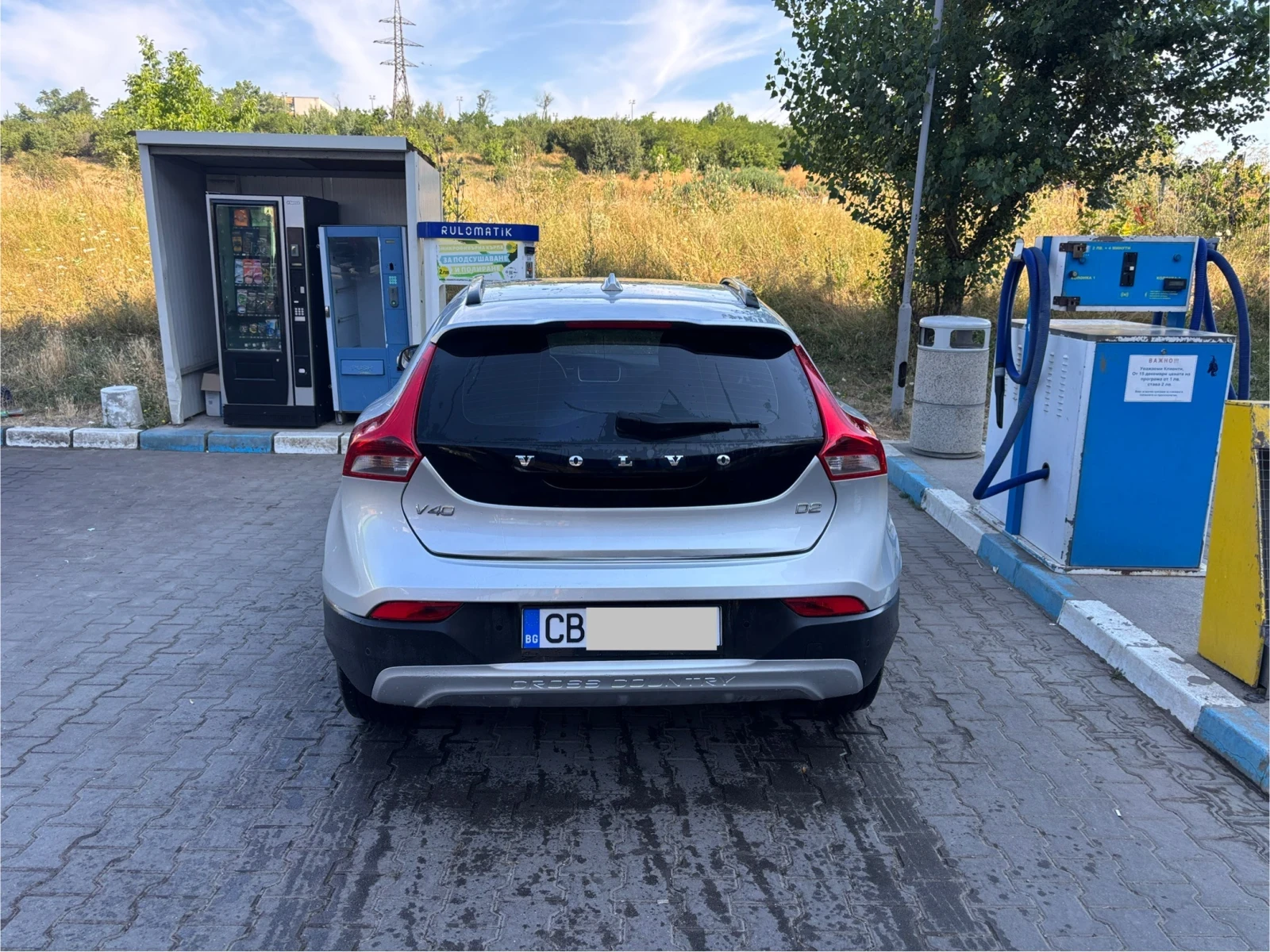 Volvo V40 Cross Country 1.6D - изображение 2