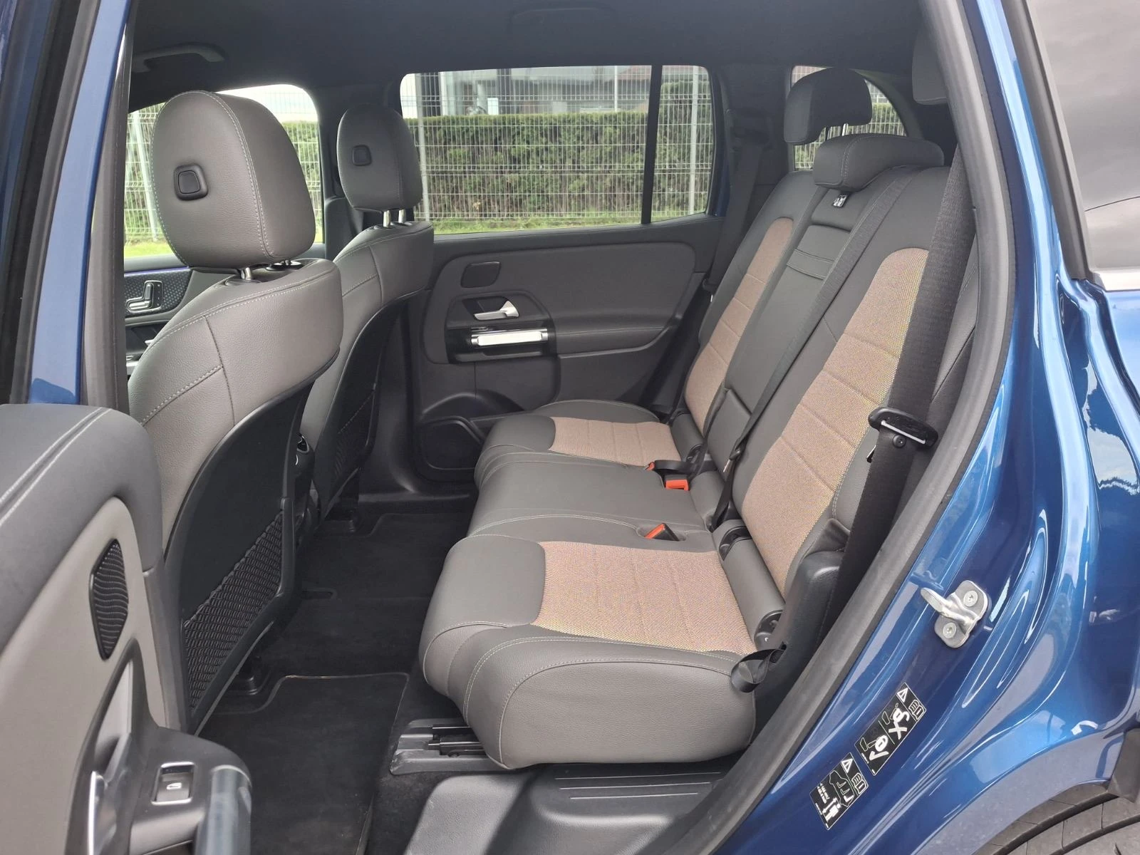 Mercedes-Benz EQB 350 4MATIC  6+ 1, снимка 12 - Автомобили и джипове - 53315161