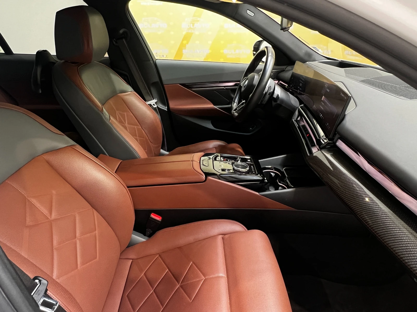 BMW 550 e xDrive, снимка 13 - Автомобили и джипове - 54138949