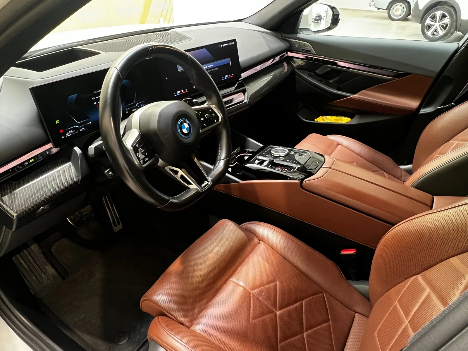 BMW 550 e xDrive, снимка 11 - Автомобили и джипове - 54138949