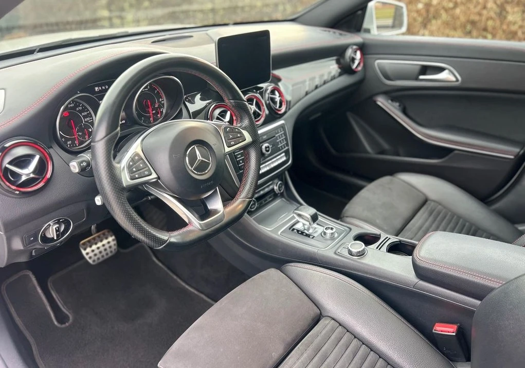 Mercedes-Benz CLA 45 AMG 4MATIC, снимка 4 - Автомобили и джипове - 54149912