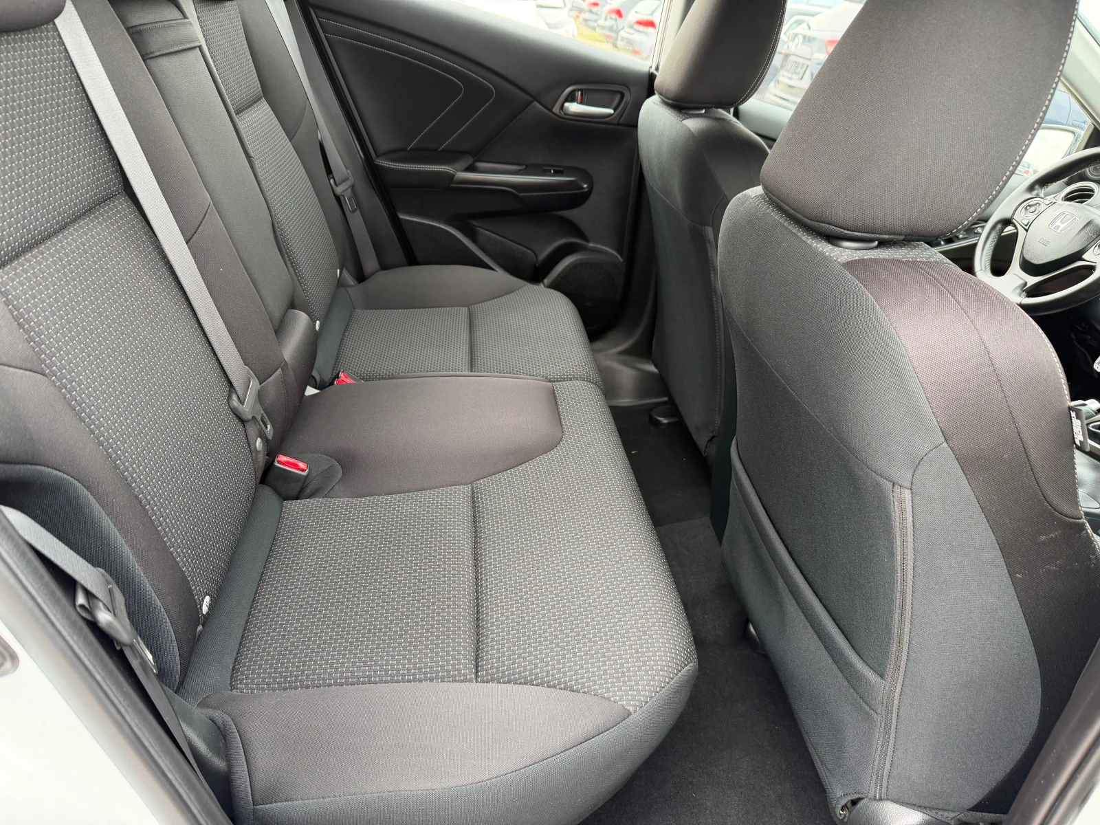 Honda Civic 1.6 I-DTEC, снимка 14 - Автомобили и джипове - 54191366