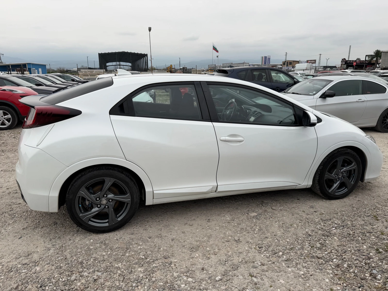 Honda Civic 1.6 I-DTEC, снимка 4 - Автомобили и джипове - 54191366