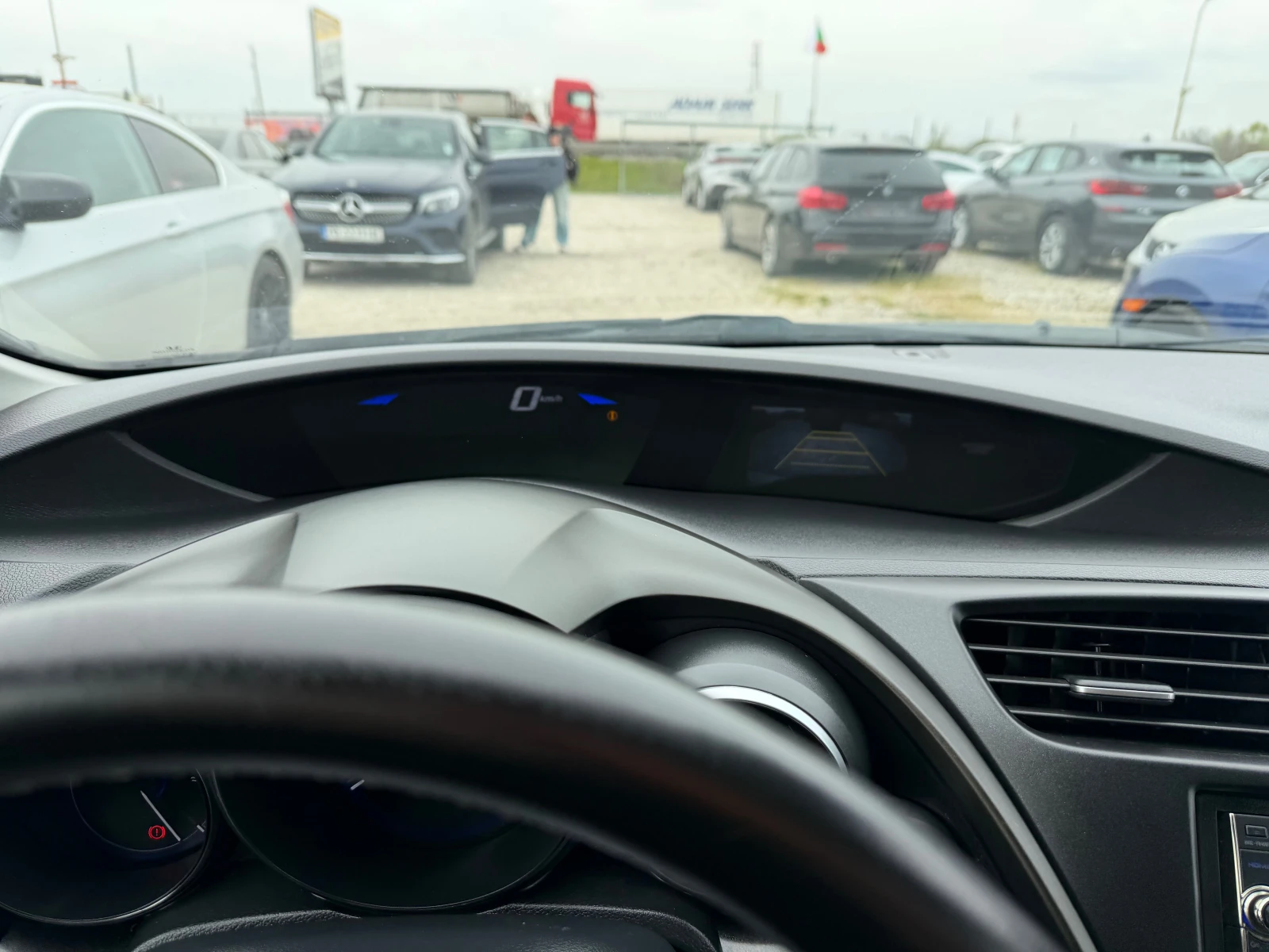 Honda Civic 1.6 I-DTEC, снимка 16 - Автомобили и джипове - 54191366