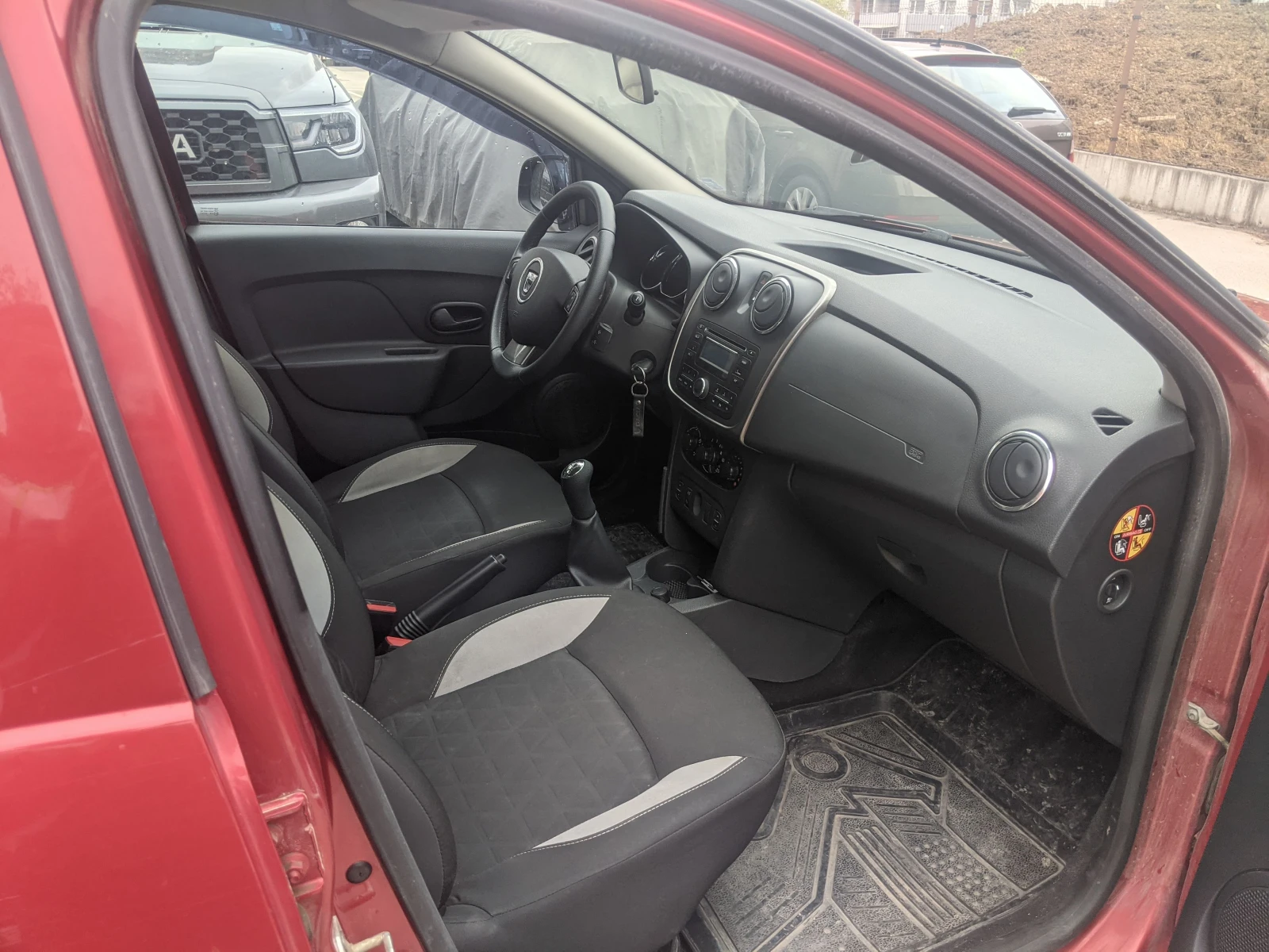 Dacia Sandero Stepway, снимка 6 - Автомобили и джипове - 54228960