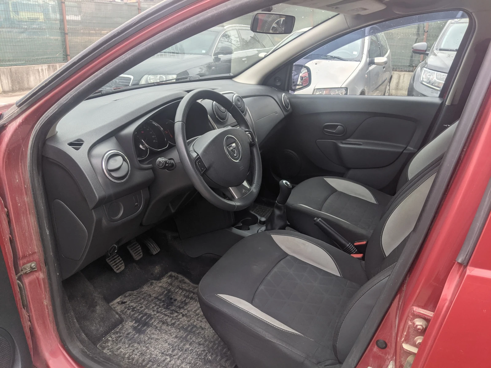 Dacia Sandero Stepway, снимка 5 - Автомобили и джипове - 54228960