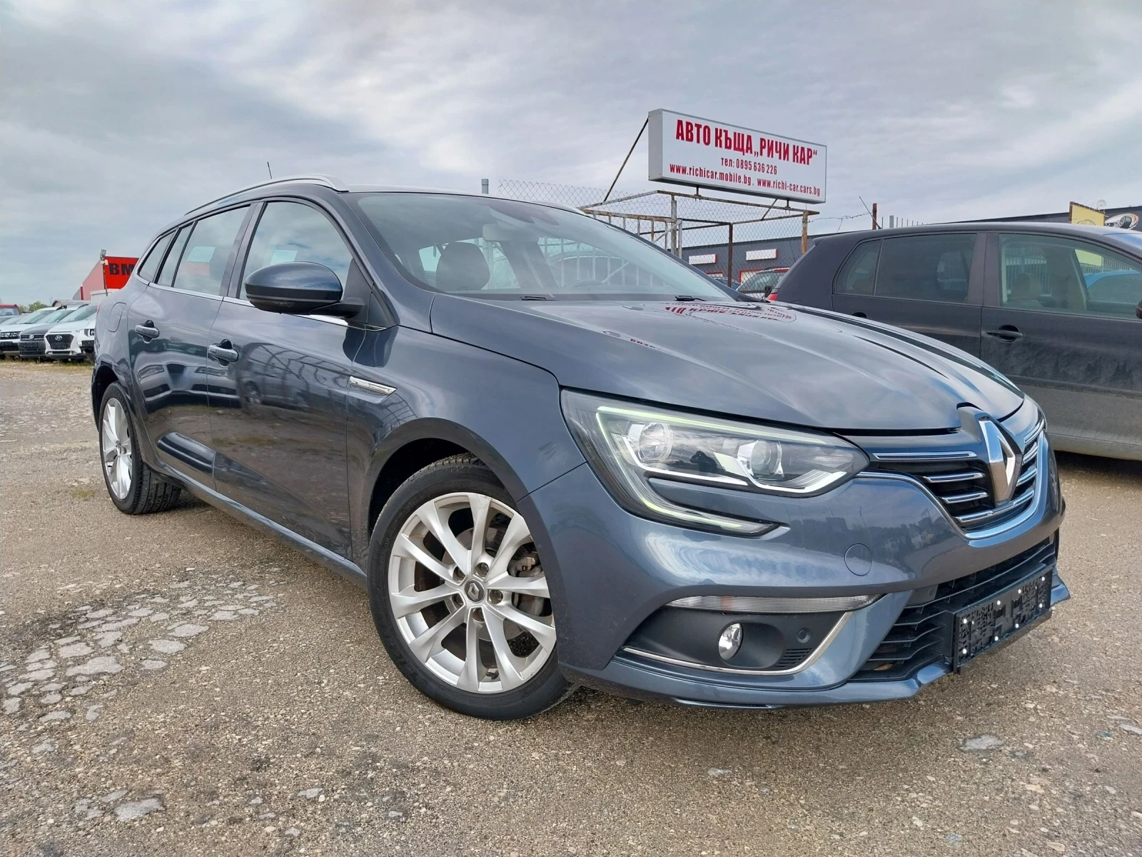 Renault Megane 1.5 DCI, снимка 3 - Автомобили и джипове - 54310198