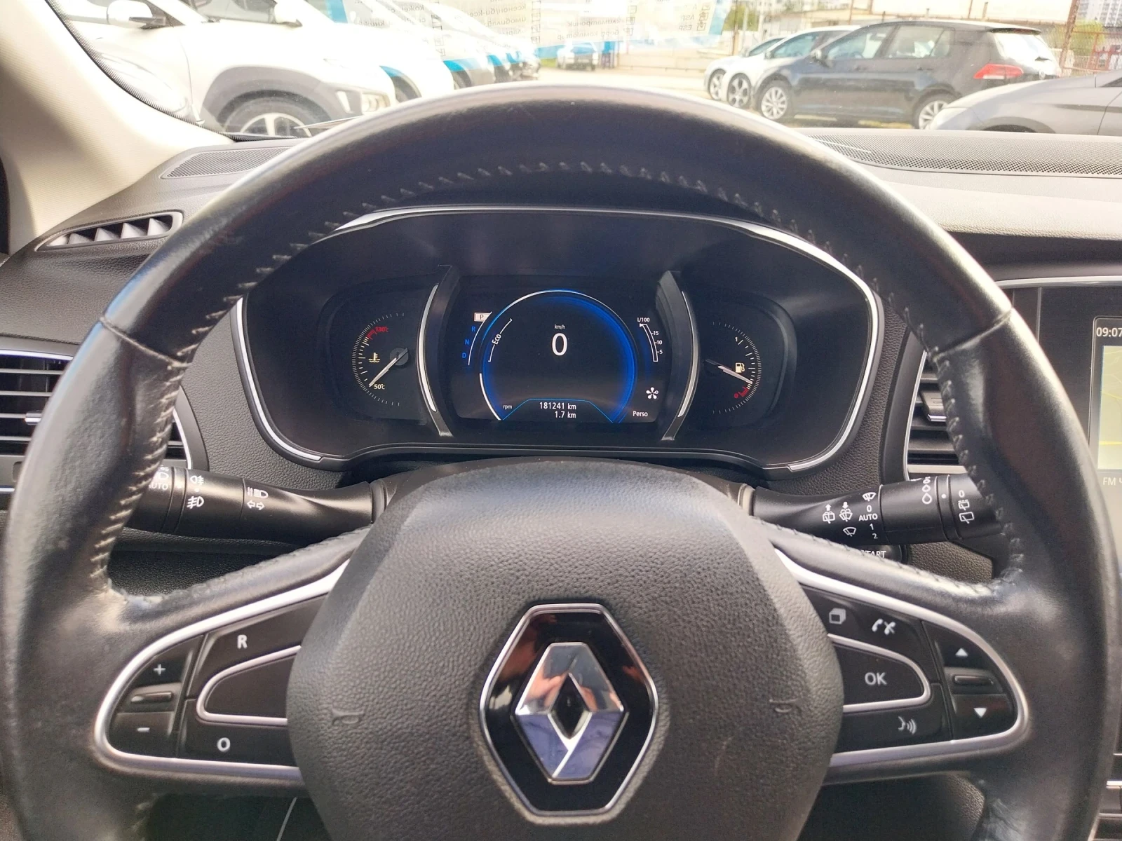 Renault Megane 1.5 DCI, снимка 13 - Автомобили и джипове - 54310198
