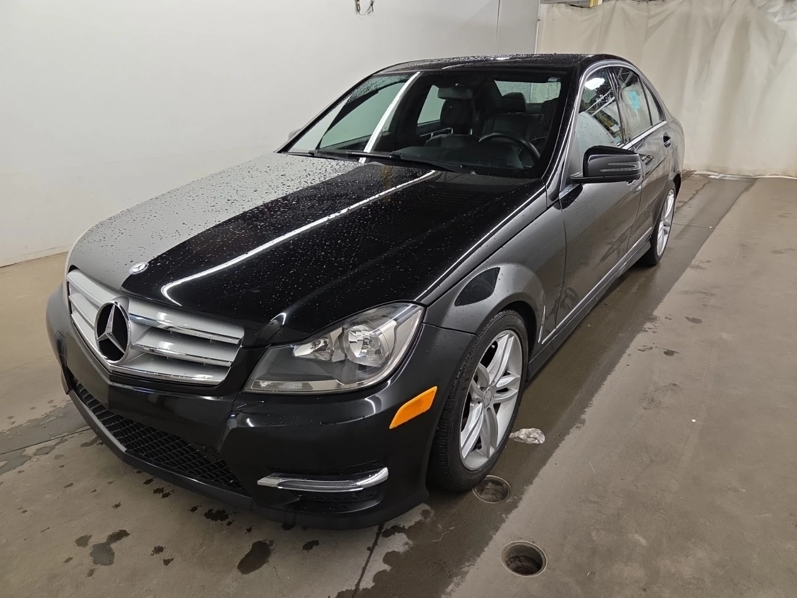 Mercedes-Benz C 300 | ПОДГРЕВИ| ДВА КЛЮЧА| МАХАГОН| CARFAX