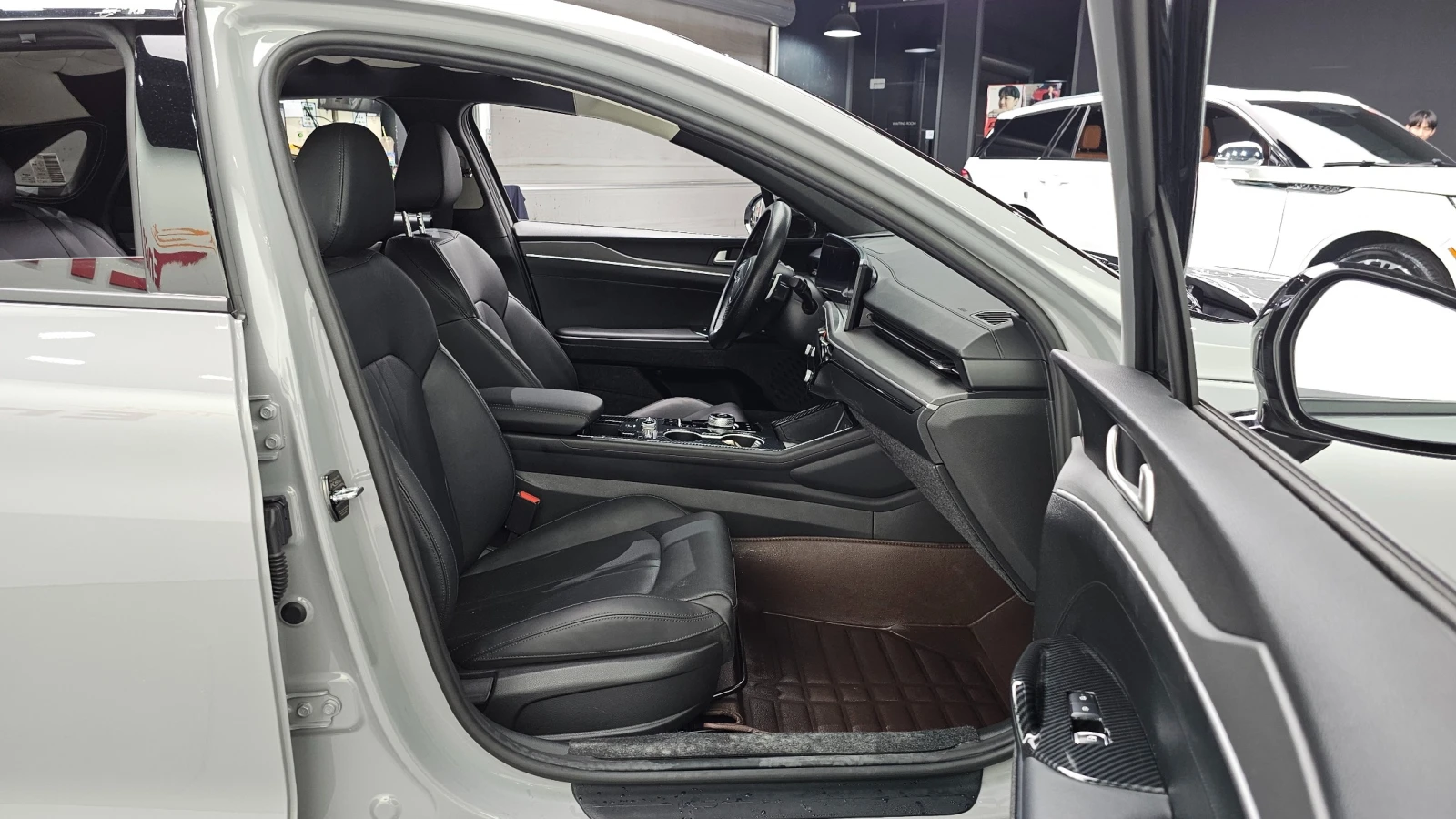 Kia K5 Prestige | Drive Wise | 12.3" Digital Cluster, снимка 11 - Автомобили и джипове - 55434506