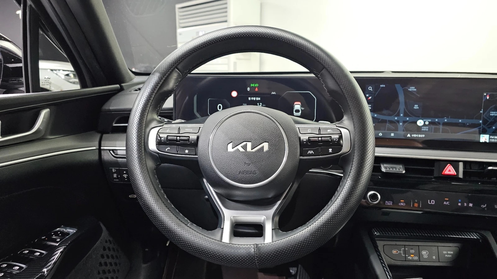Kia K5 Prestige | Drive Wise | 12.3" Digital Cluster, снимка 13 - Автомобили и джипове - 55434506
