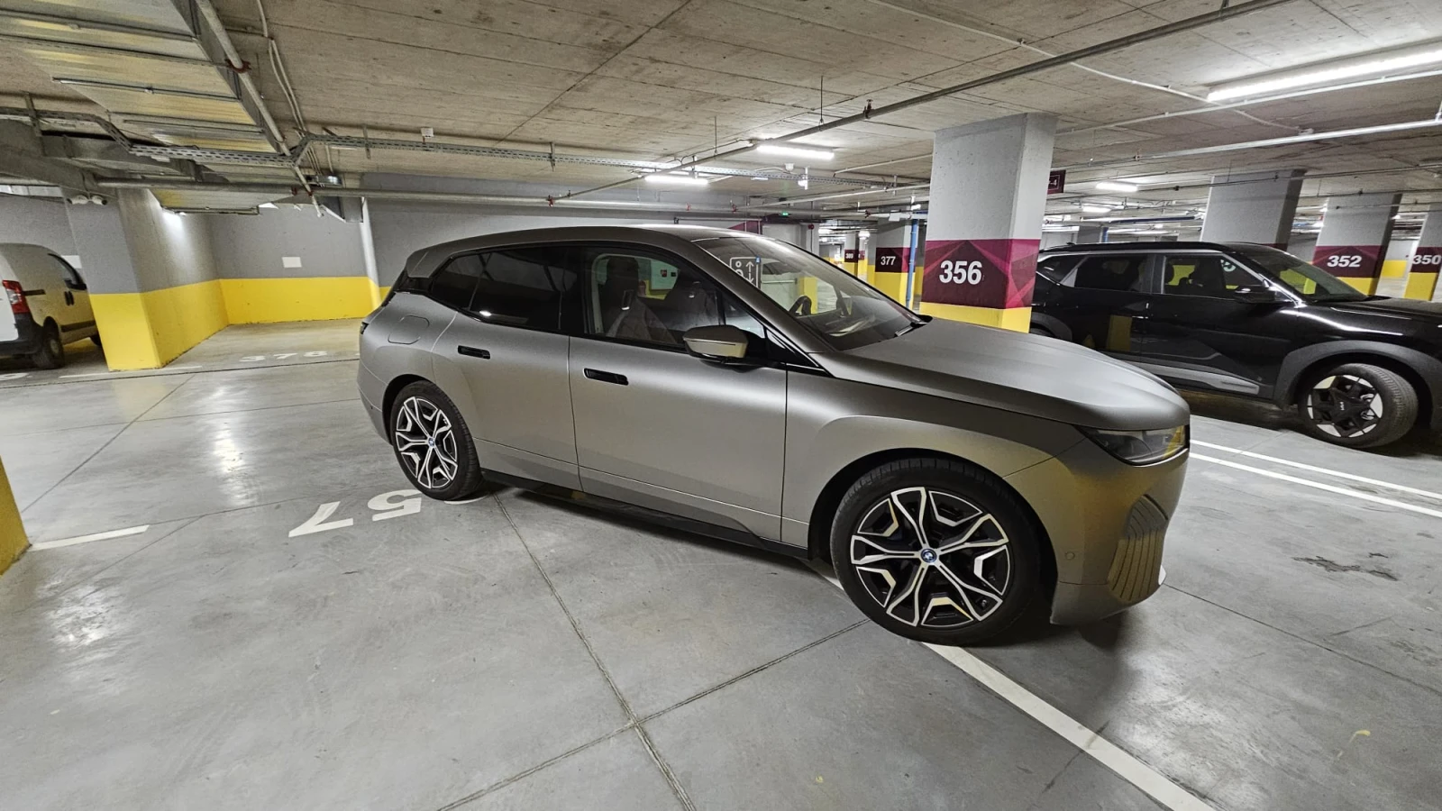 BMW iX 40 Спорт Пакет