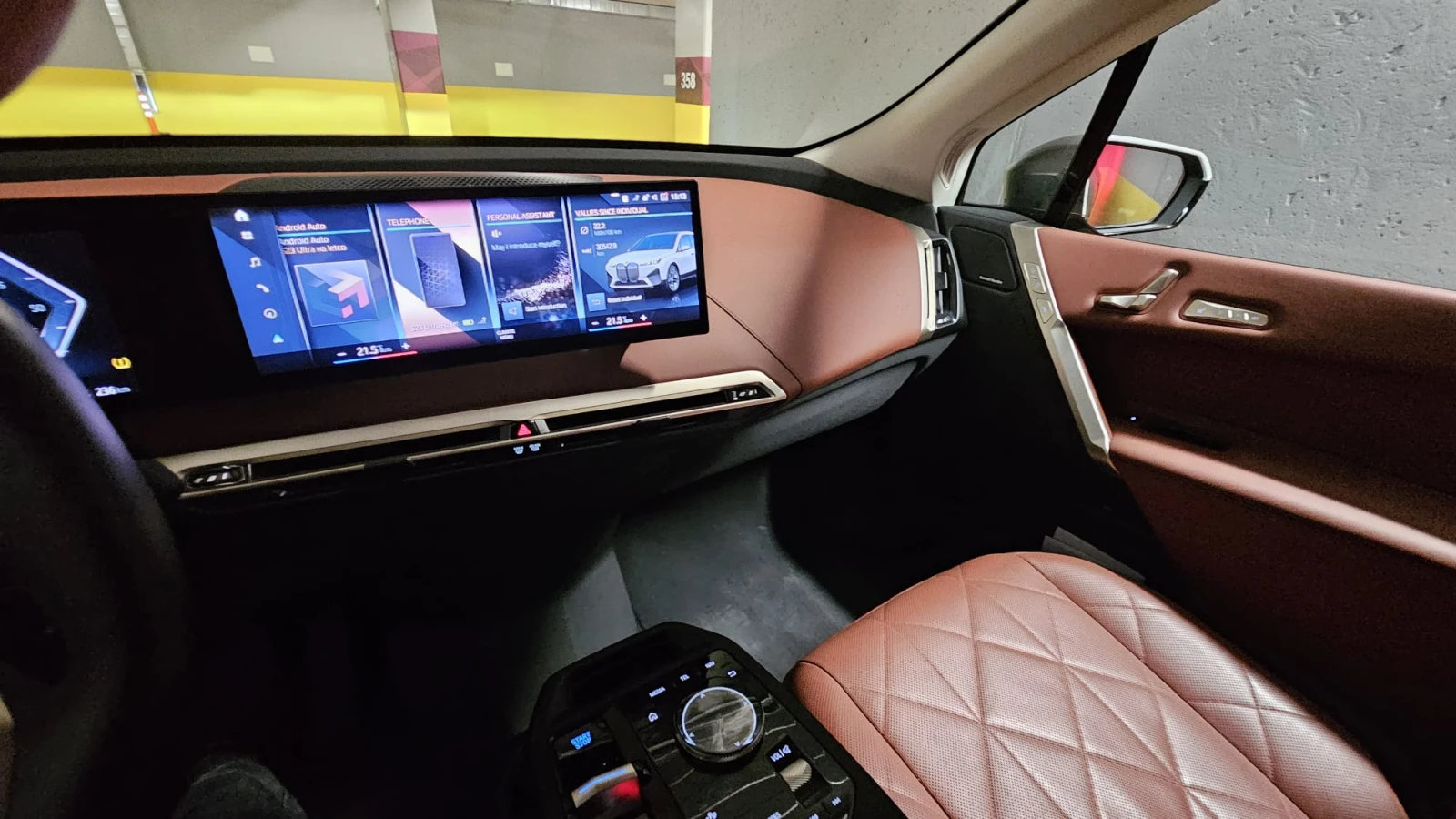 BMW iX 40 Спорт Пакет, снимка 13 - Автомобили и джипове - 55590230