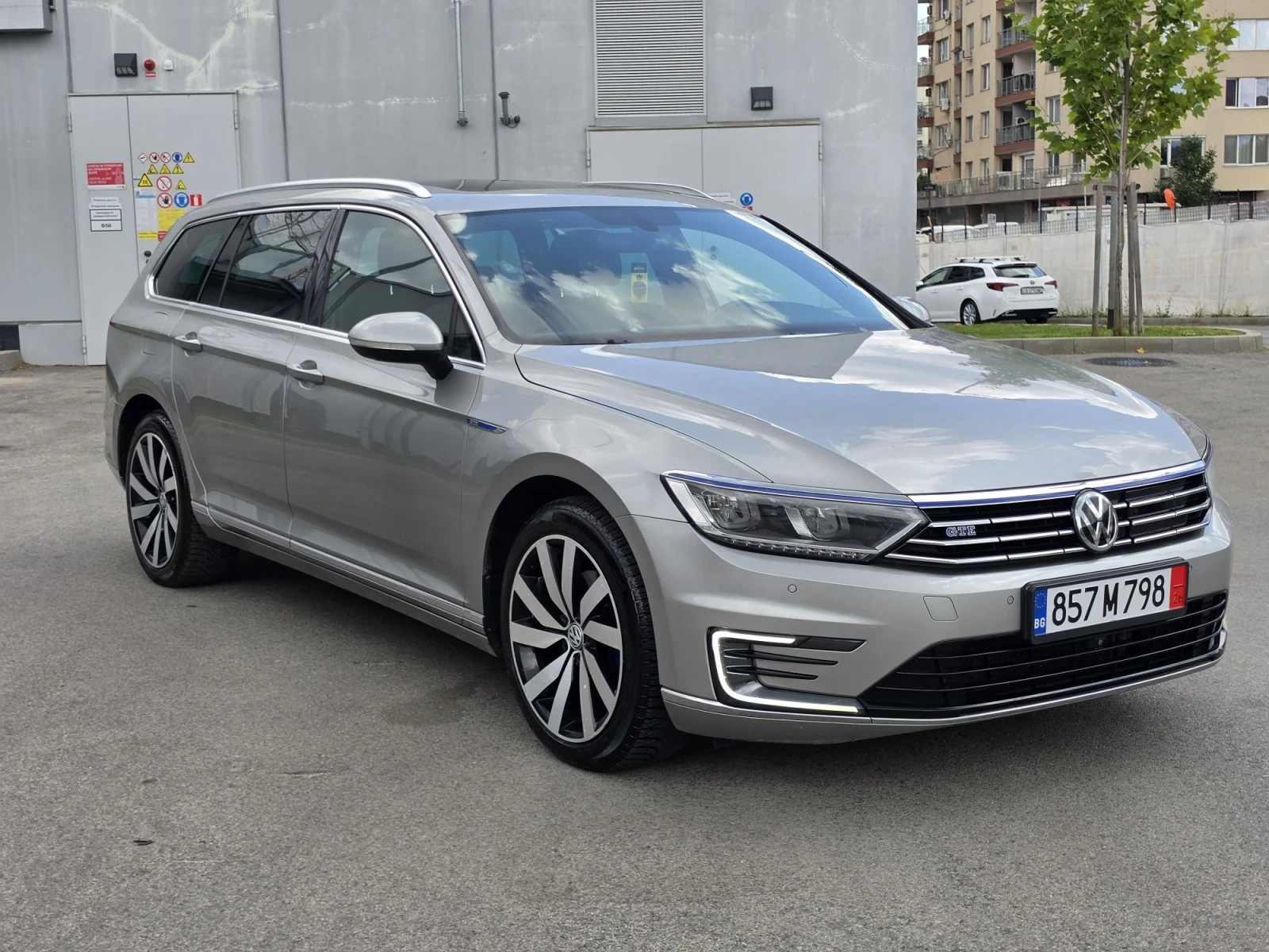 VW Passat GTE, 218к.с, DSG, FULL LED, снимка 2 - Автомобили и джипове - 55604580