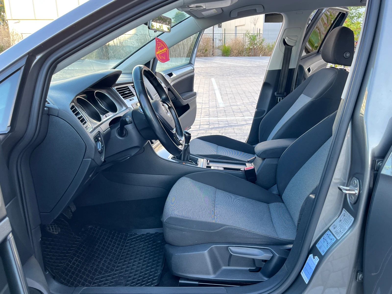 VW Golf 1.6TDI/110/2016/Г, снимка 13 - Автомобили и джипове - 55633173