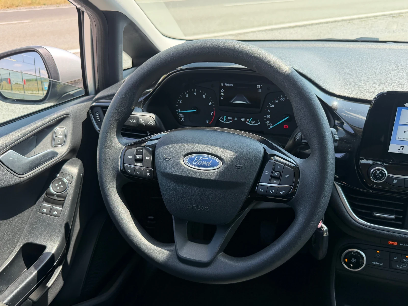 Ford Fiesta 1.1i LANE ASSIST CARPLAY SERVICE BOOK E6 TUV COC, снимка 13 - Автомобили и джипове - 55829815