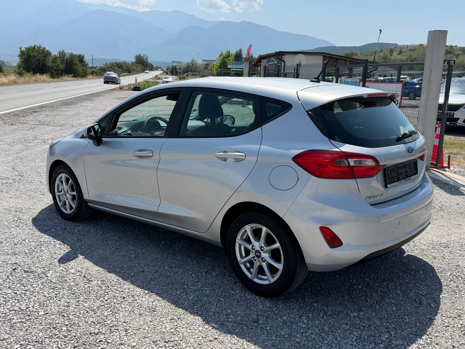 Ford Fiesta 1.1i LANE ASSIST CARPLAY SERVICE BOOK E6 TUV COC, снимка 8 - Автомобили и джипове - 55829815