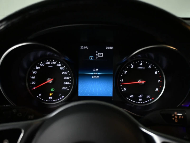 Mercedes-Benz GLC 300 4MATIC* 360* Pano* DrAssist* Подгрев* , снимка 9 - Автомобили и джипове - 52699378