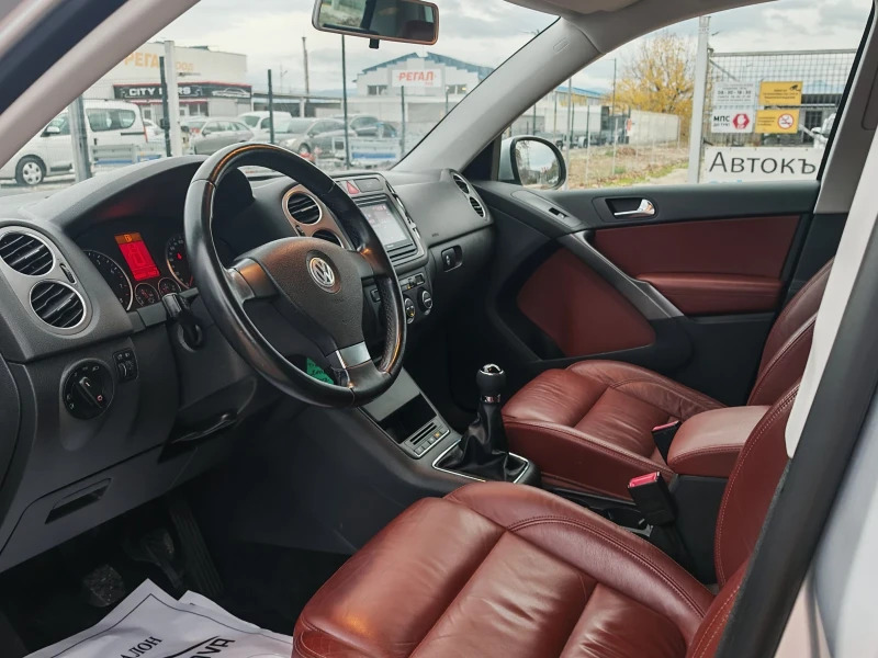 VW Tiguan 1.4 БЕНЗИН 150 К.С. 4X4! КОЖА! УНИКАТ! КАТО НОВА , снимка 8 - Автомобили и джипове - 52459320