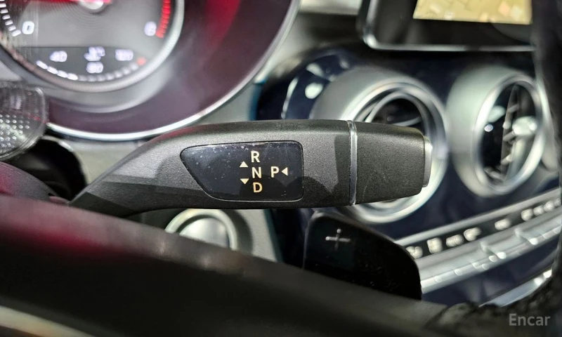 Mercedes-Benz GLC 220, снимка 9 - Автомобили и джипове - 53219325