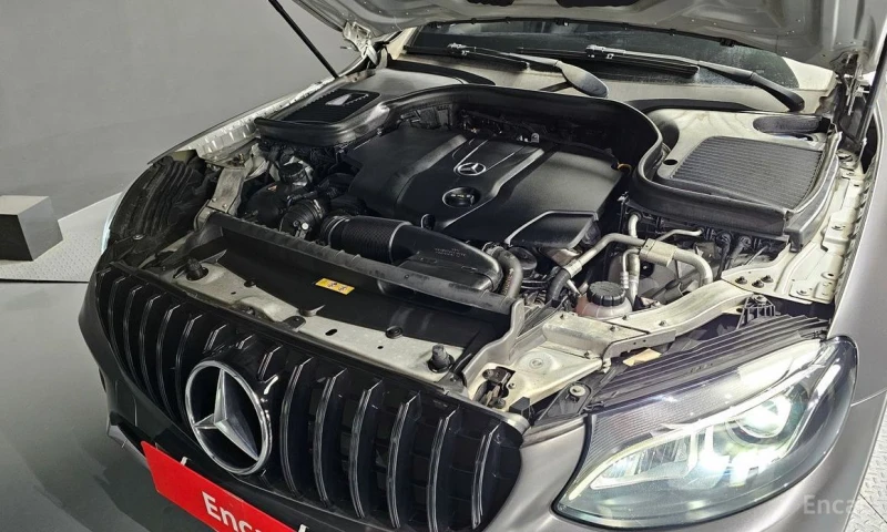 Mercedes-Benz GLC 220, снимка 6 - Автомобили и джипове - 53219325