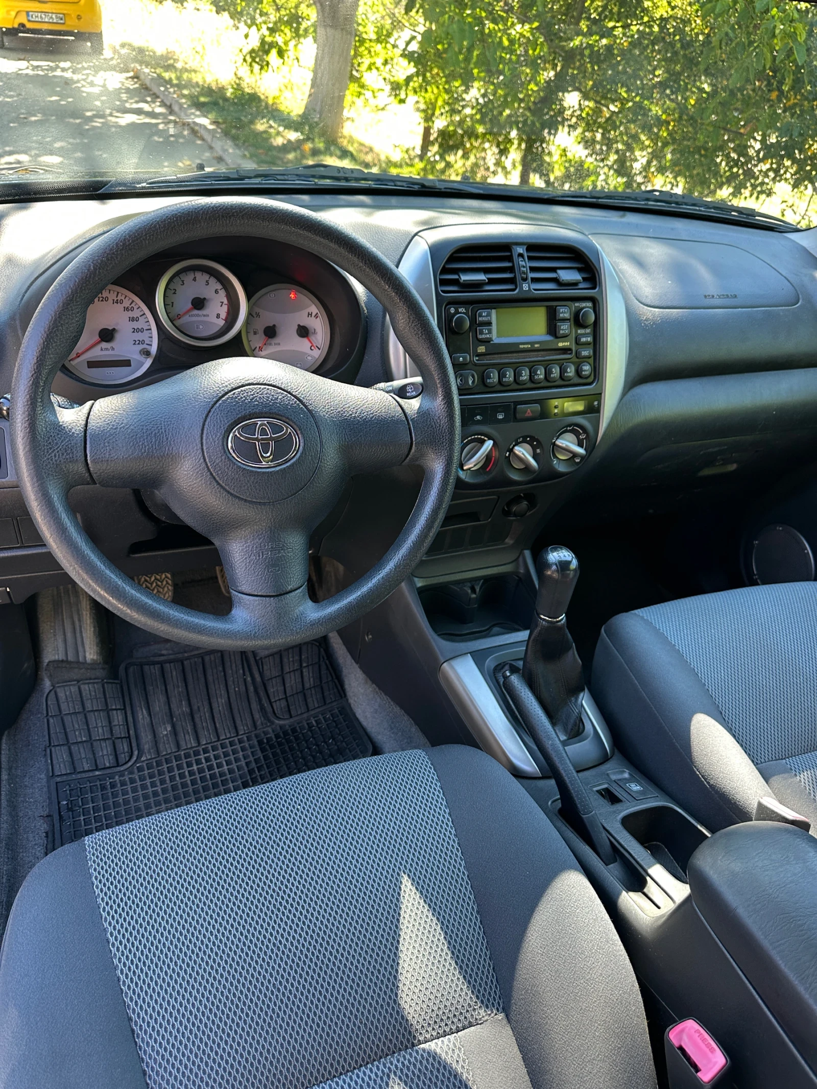 Toyota Rav4  - изображение 8
