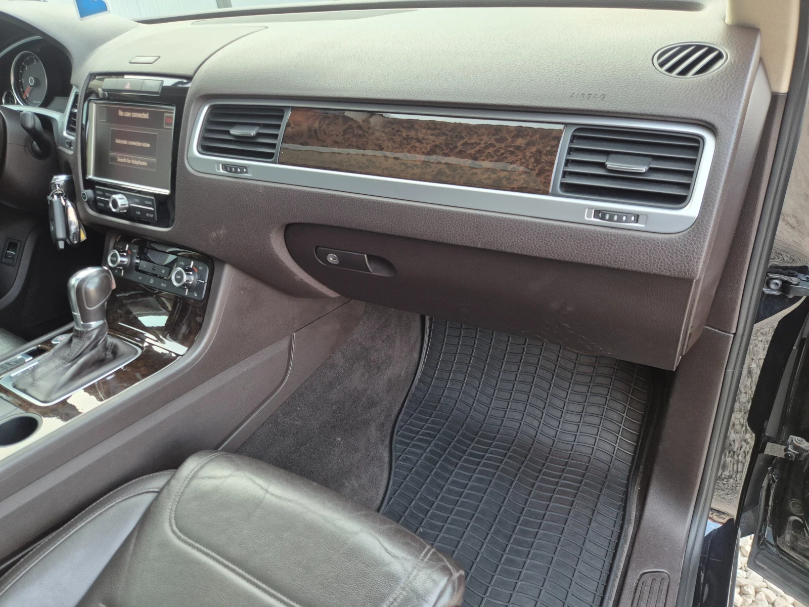 VW Touareg 3.0 tdi 245 ps , снимка 16 - Автомобили и джипове - 54339714