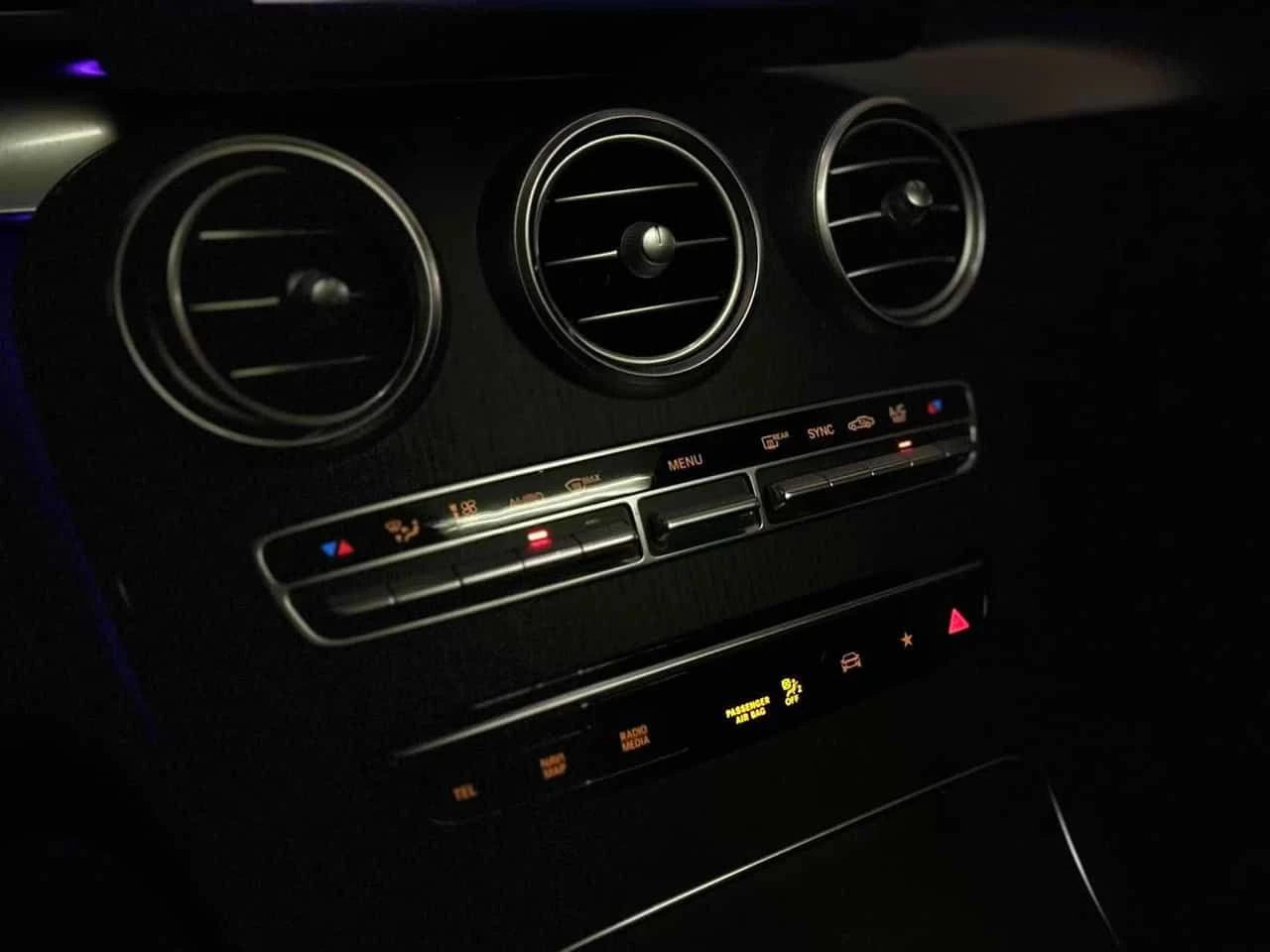 Mercedes-Benz GLC 300 * CARFAX * Дистроник * Подгрев * , снимка 15 - Автомобили и джипове - 54241135