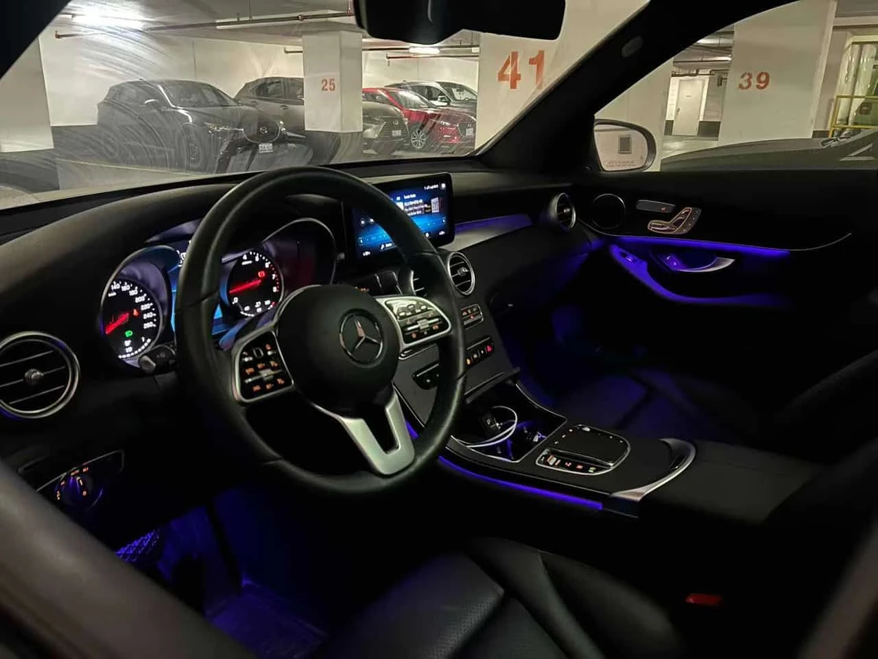 Mercedes-Benz GLC 300 * CARFAX * Дистроник * Подгрев * , снимка 5 - Автомобили и джипове - 54241135