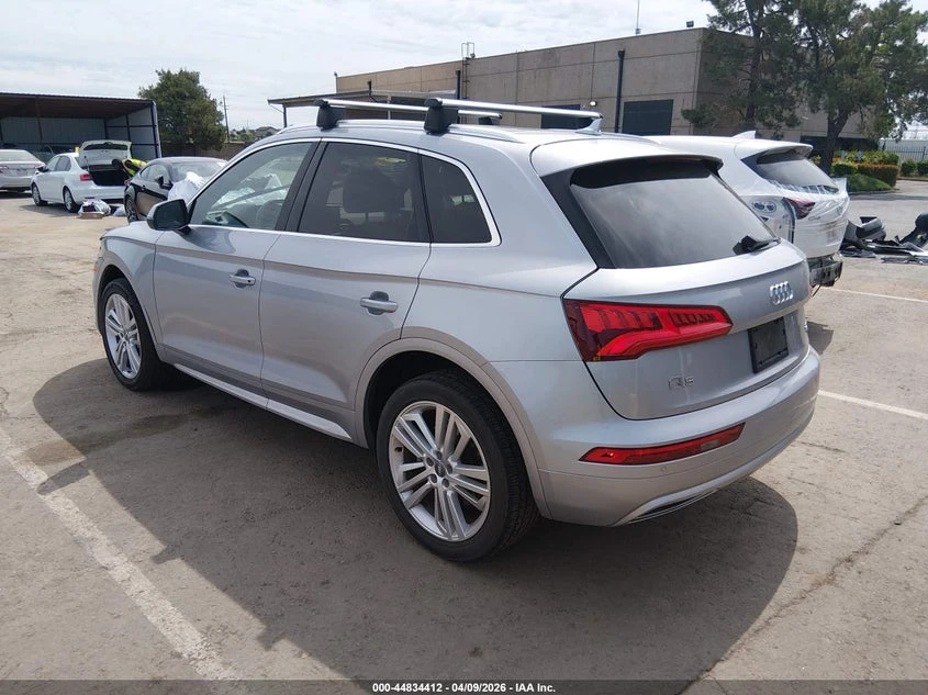 Audi Q5 2.0l 2.0T Premium/2.0T Tech Premium, снимка 3 - Автомобили и джипове - 54351451