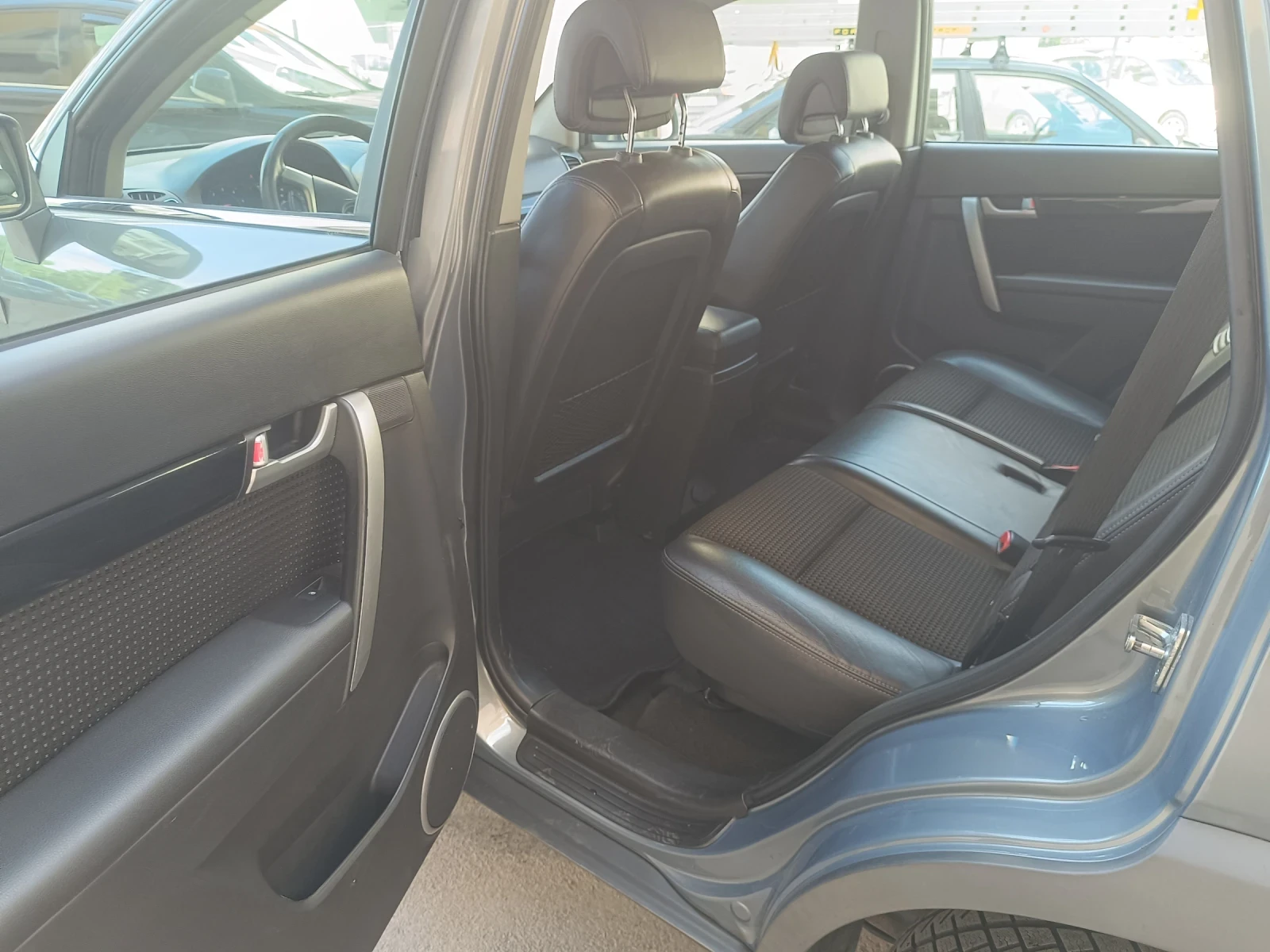 Chevrolet Captiva 2.2 D, снимка 10 - Автомобили и джипове - 54596214