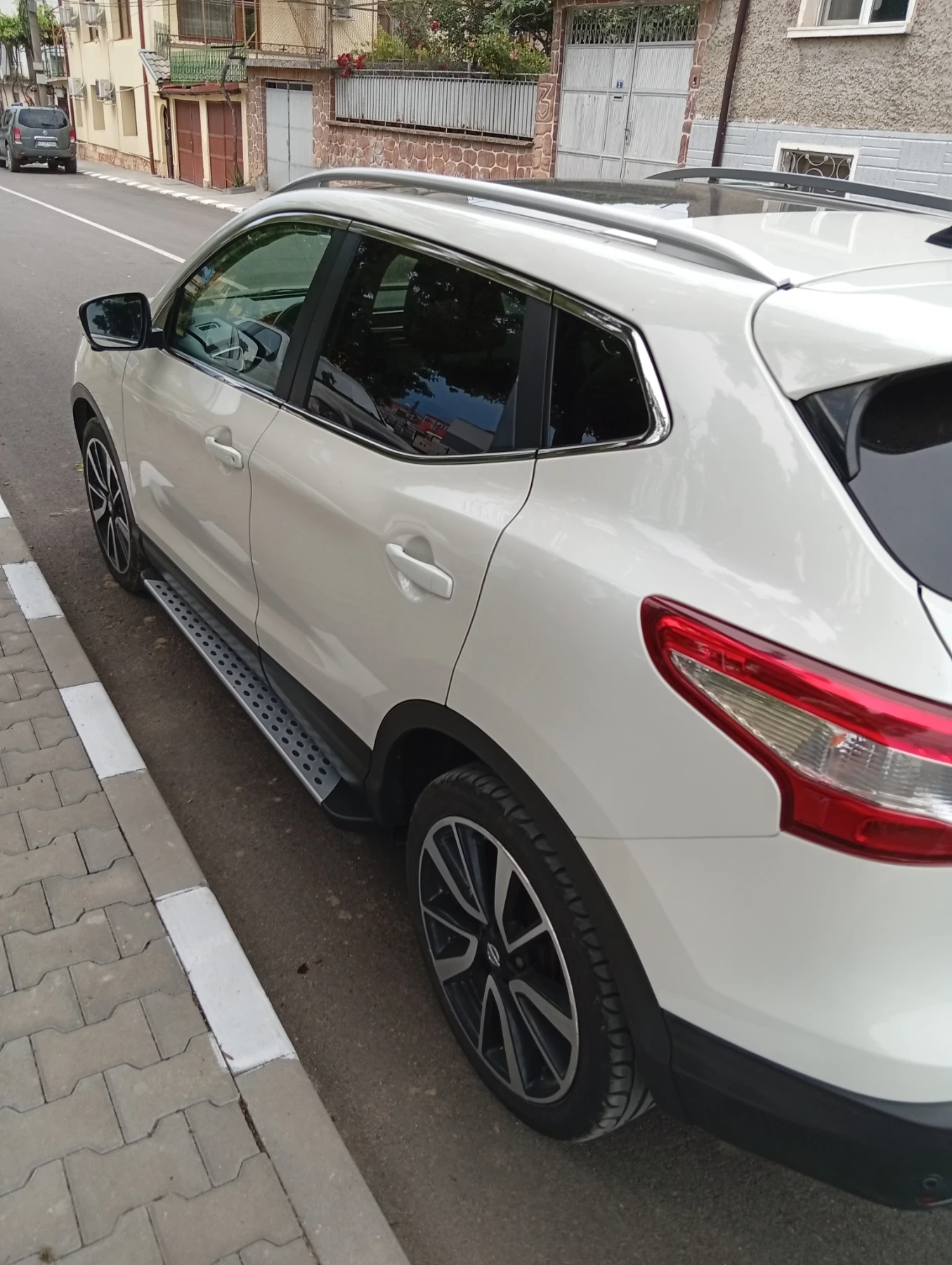 Nissan Qashqai, снимка 11 - Автомобили и джипове - 54989728