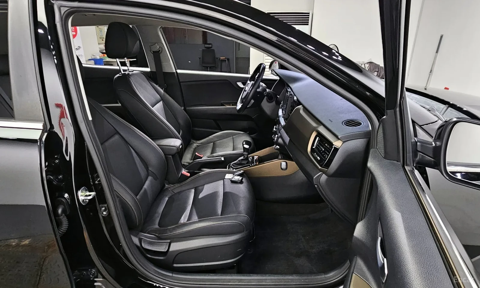 Kia Stonic Камера\Мъртва точка\Подгреви, снимка 12 - Автомобили и джипове - 55583313