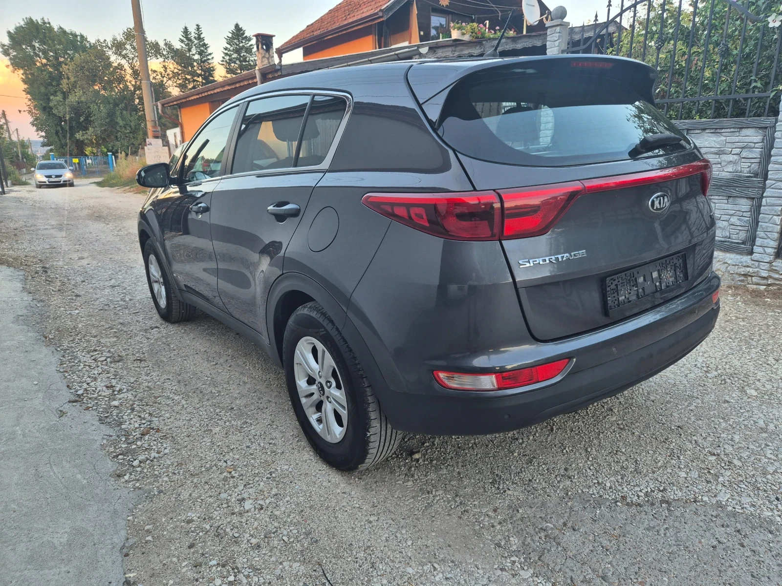 Kia Sportage 2.0 4х4 Titan, снимка 4 - Автомобили и джипове - 56093003