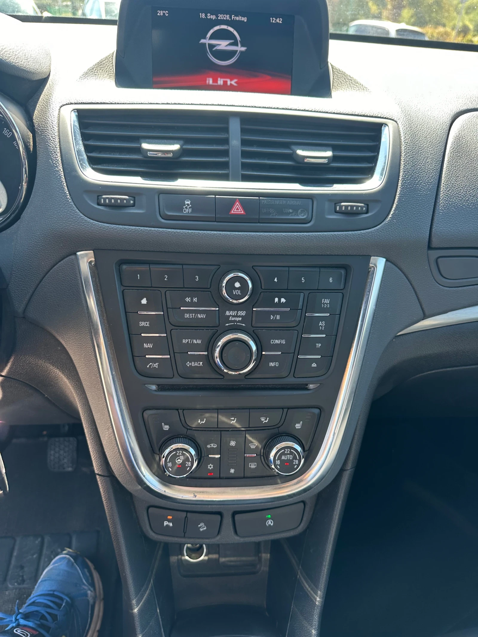 Opel Mokka 1.4 I Turbo 4WD, снимка 10 - Автомобили и джипове - 56131005