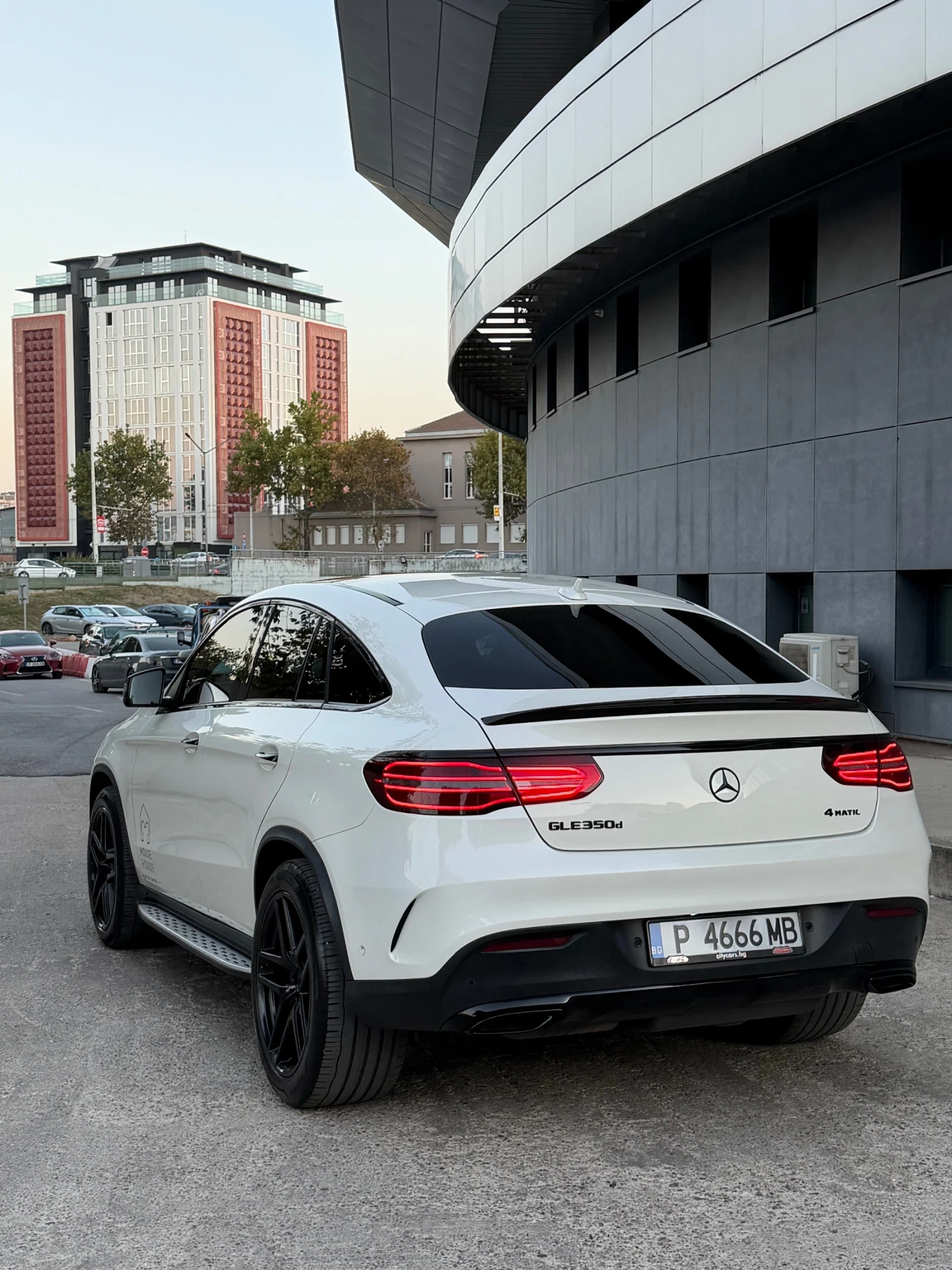 Mercedes-Benz GLE 350, снимка 3 - Автомобили и джипове - 56362976