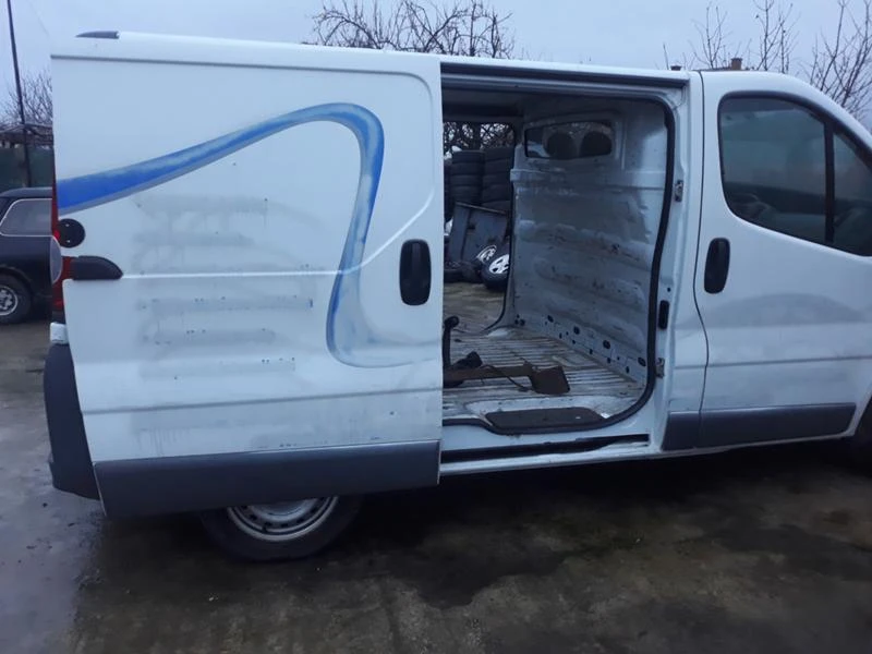 Opel Vivaro 2.0 90k.c., снимка 6 - Бусове и автобуси - 35062108