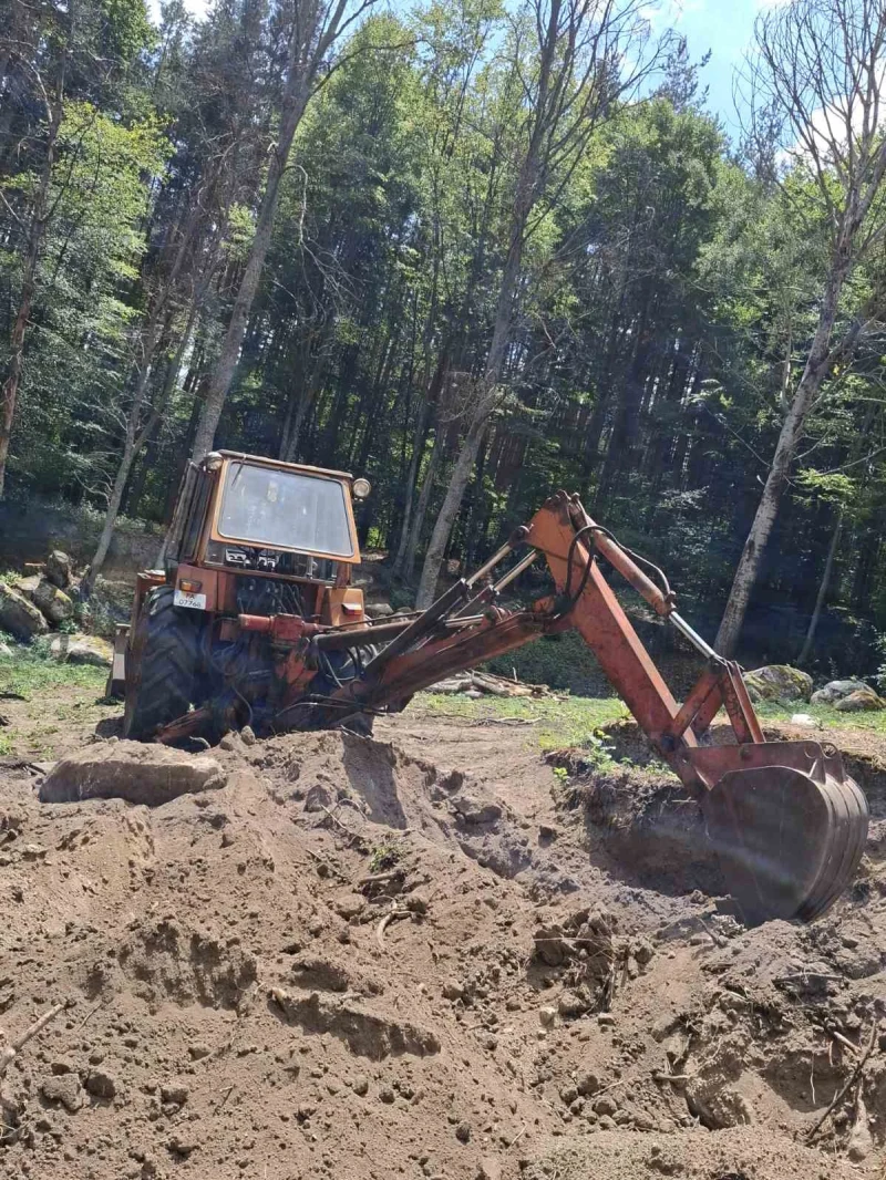 Багер ЮМЗ, снимка 2 - Индустриална техника - 52462263