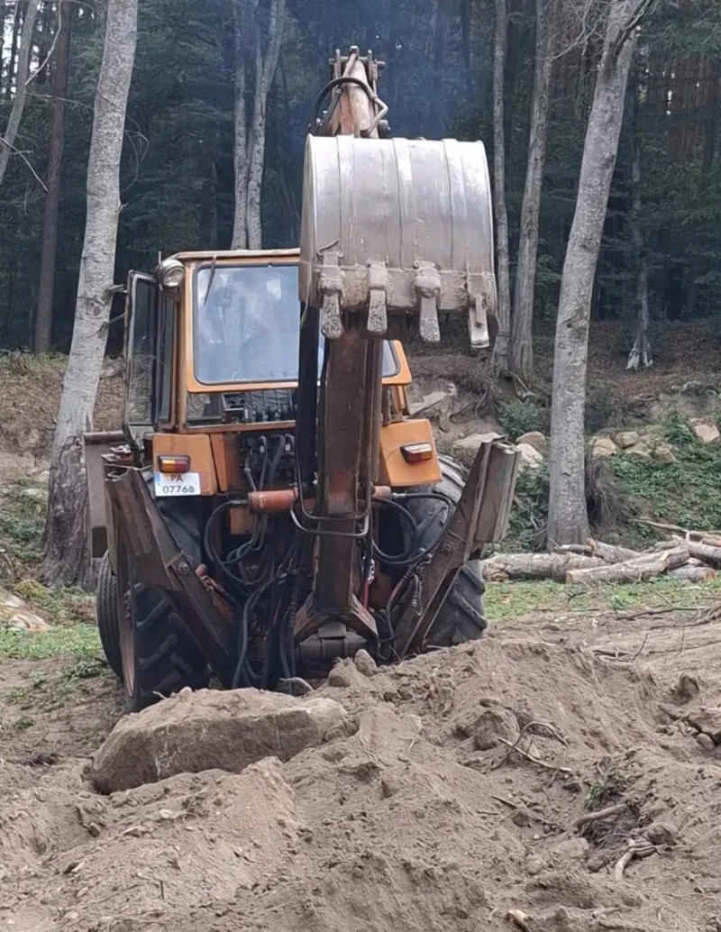 Багер ЮМЗ, снимка 3 - Индустриална техника - 52462263