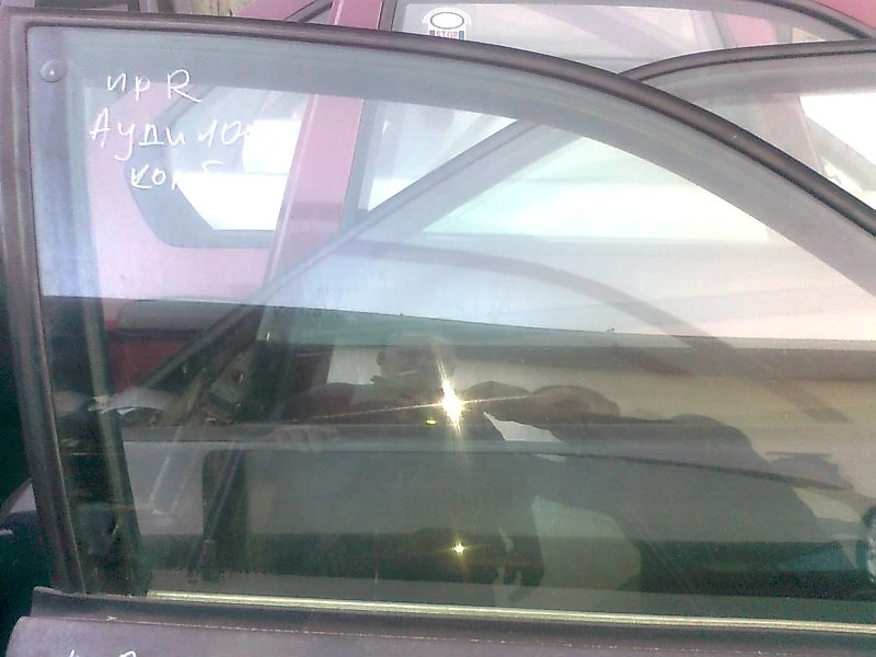 стъкло странично предно дясно за Ауди 100 на части комби