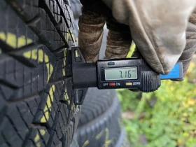 Гуми Зимни 235/55R17, снимка 4