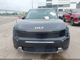Kia EV9 Light Long Range, снимка 12
