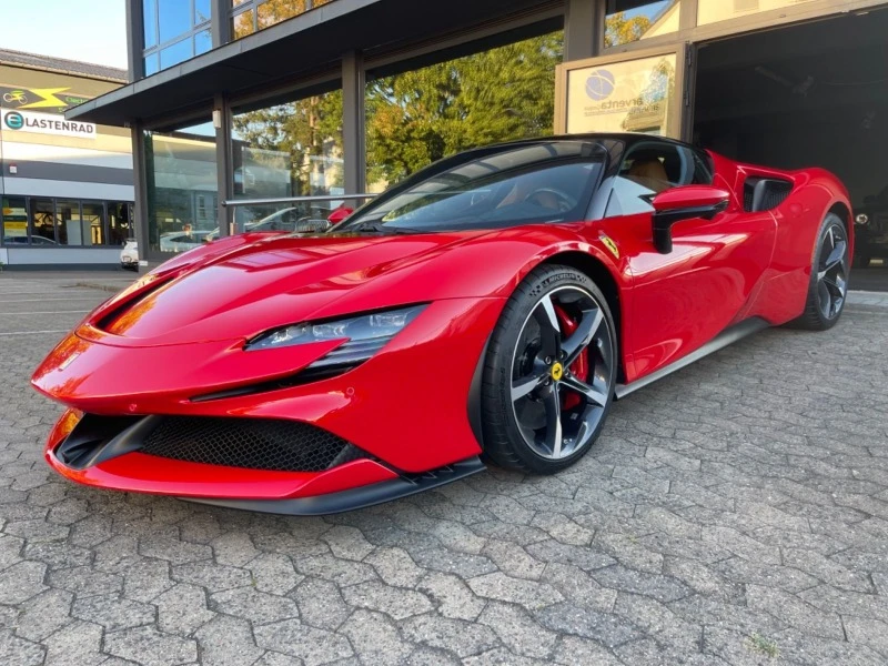 Ferrari SF 90 STRADALE| LEDS| LOGO| 360CAM| CARPLAY, снимка 1 - Автомобили и джипове - 46394441