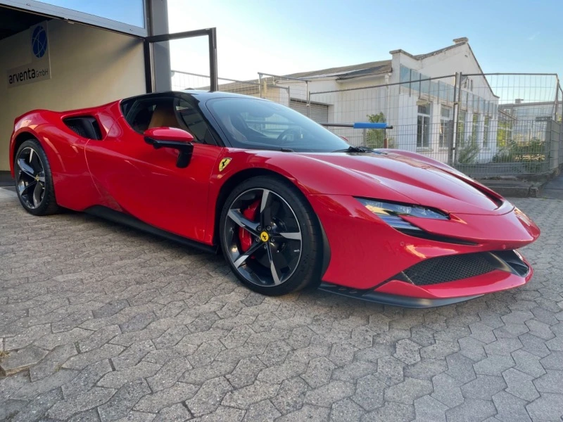 Ferrari SF 90 STRADALE| LEDS| LOGO| 360CAM| CARPLAY, снимка 3 - Автомобили и джипове - 46394441