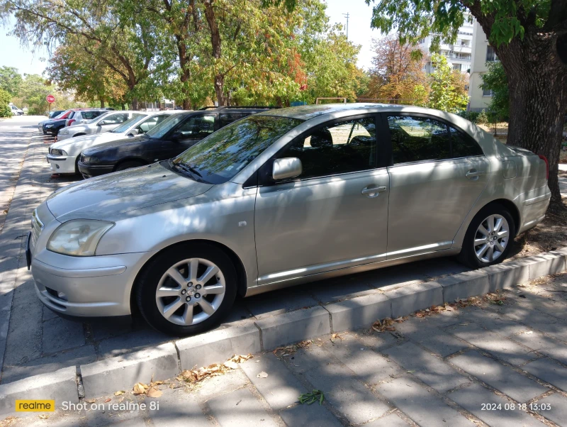 Toyota Avensis 1.8 газ/бензин, снимка 3 - Автомобили и джипове - 46944271