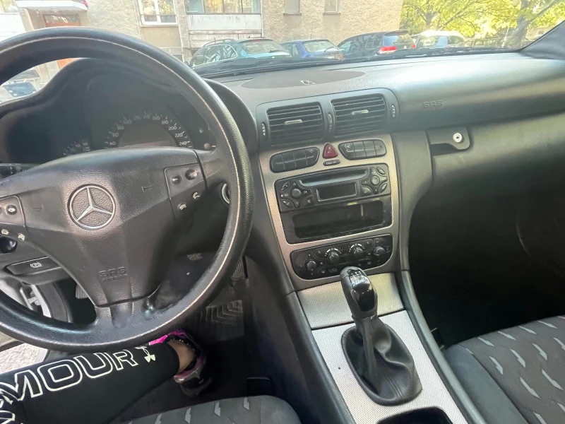 Mercedes-Benz C 220, снимка 3 - Автомобили и джипове - 47863708