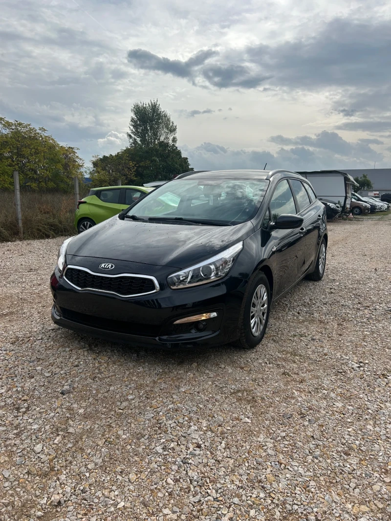 Kia Ceed 1.4 74KW EURO 6 СЕРВИЗНИ ДОКУМЕНТИ, снимка 1 - Автомобили и джипове - 47470837