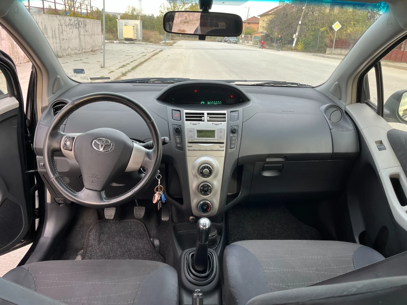 Toyota Yaris, снимка 9 - Автомобили и джипове - 47621754