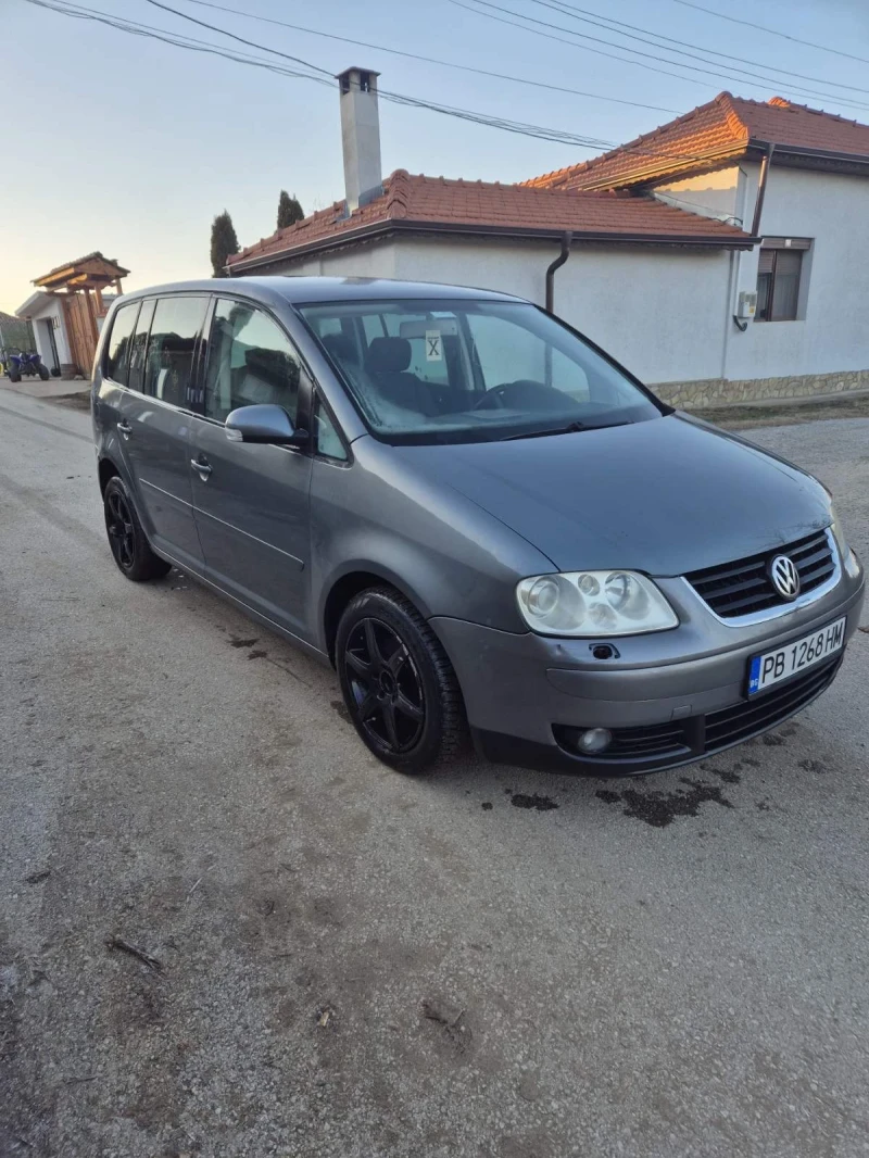 VW Touran, снимка 2 - Автомобили и джипове - 48741527